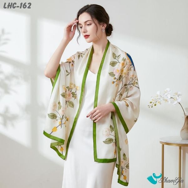 Khăn Choàng Lụa Hương Châu Màu Trắng Kem Họa Tiết Hoa Tuyết Mai Thanh Lịch (LHC162)