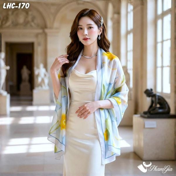 Khăn Choàng Lụa Hàng Châu Màu Hồng Kem Họa Tiết Hoa Đồng Tiền Trang Nhã (LHC170)