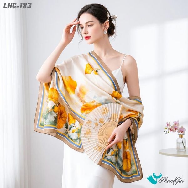 Khăn Choàng Lụa Hương Châu Màu Vàng Kem Họa Tiết Lá Trầu Vàng Sang Trọng (LHC183)