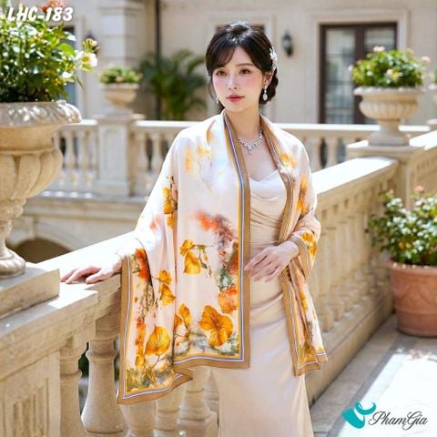 Khăn Choàng Lụa Hàng Châu Màu Vàng Kem Họa Tiết Lá Trầu Vàng Sang Trọng (LHC183)