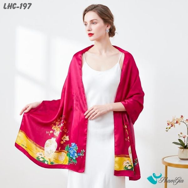 Khăn Choàng Lụa Hương Châu Màu Đỏ Họa Tiết Bình Hoa Sen Cổ Điển (LHC197)