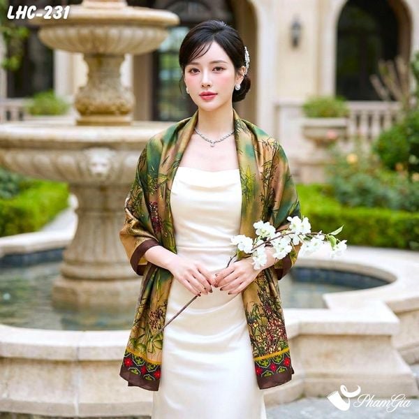 Khăn Choàng Lụa Hàng Châu Màu Nâu Rêu Họa Tiết Trúc Mai Quý Phái (LHC231)