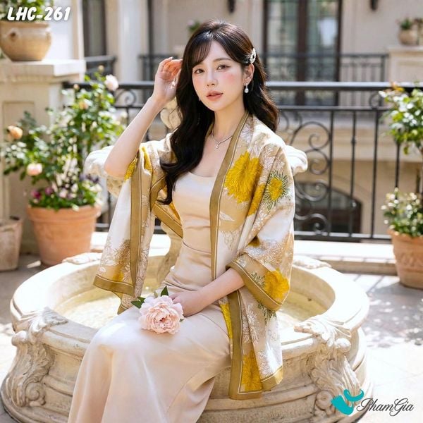 Khăn Choàng Lụa Hàng Châu Họa Tiết Hoa Cúc Đại Đóa Màu Vàng (LHC261)