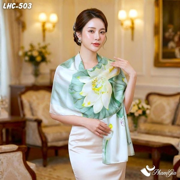 Khăn Choàng Lụa Hàng Châu Màu Xanh Ngọc Họa Tiết Hoa Sen Cá Chép Thanh Tao (LHC503)
