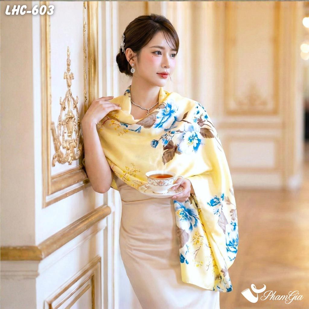Khăn Lụa Hàng Châu Màu Vàng Bơ Họa Tiết Hoa Xanh Thanh Lịch (LHC603)