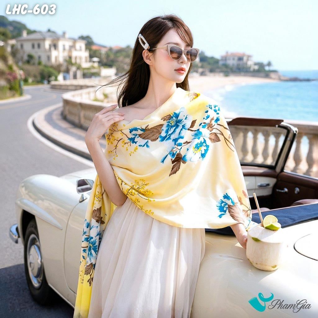 Khăn Lụa Hàng Châu Màu Vàng Bơ Họa Tiết Hoa Xanh Thanh Lịch (LHC603)