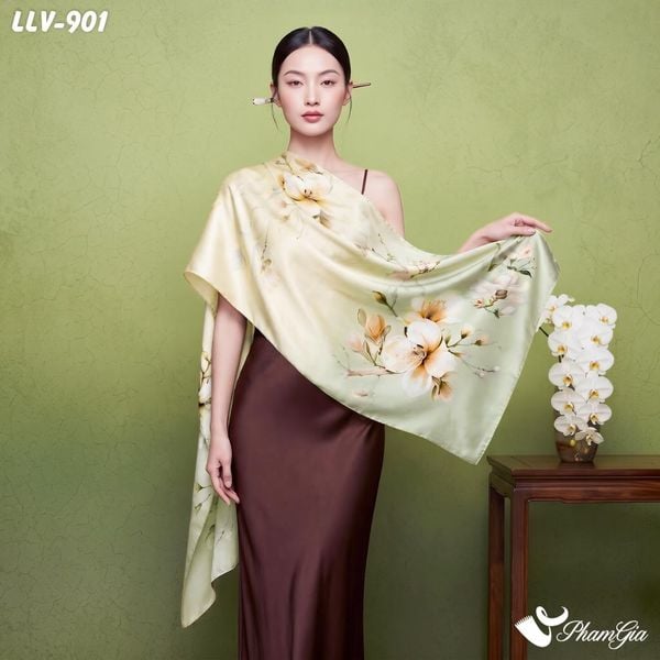 Khăn Lụa Tơ Tằm Lâm Viên 100% Silk Họa Tiết Hoa Mộc Lan Nền Xám Khói Phối Xanh Trà Thượng Hạng (LLV901)