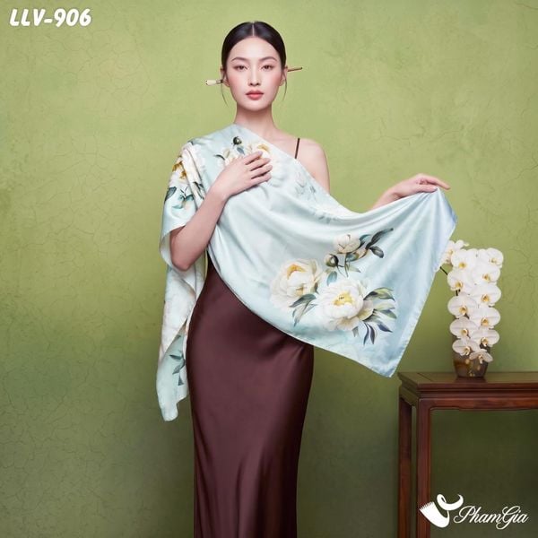 Khăn Lụa Tơ Tằm Lâm Viên 100% Silk Họa Tiết Bạch Trà Ngự Uyển Nền Xanh Bạc Hà Phối Xám Thượng Hạng (LLV906)