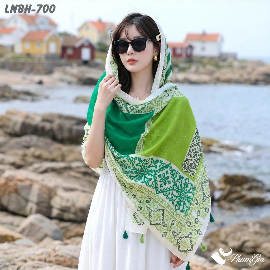 Khăn Choàng Linen Boho Họa Tiết Thổ Cẩm Phối Kim Tuyến Màu Xanh Bơ Độc Đáo (LNBH700)