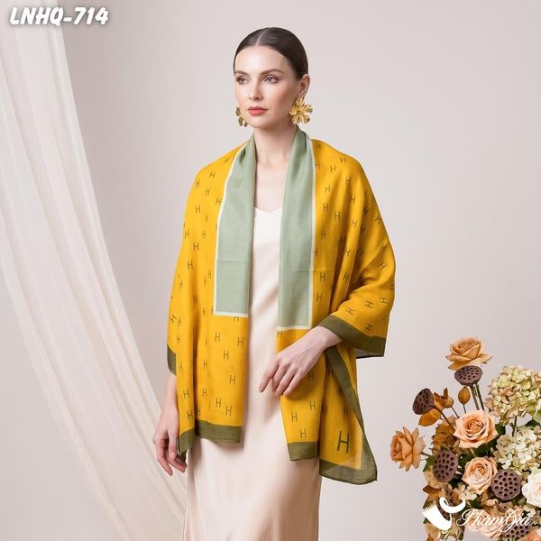 Khăn Choàng Linen Phong Cách Hàn Quốc Họa Tiết Chữ H Màu Vàng Hiện Đại (LNHQ714)