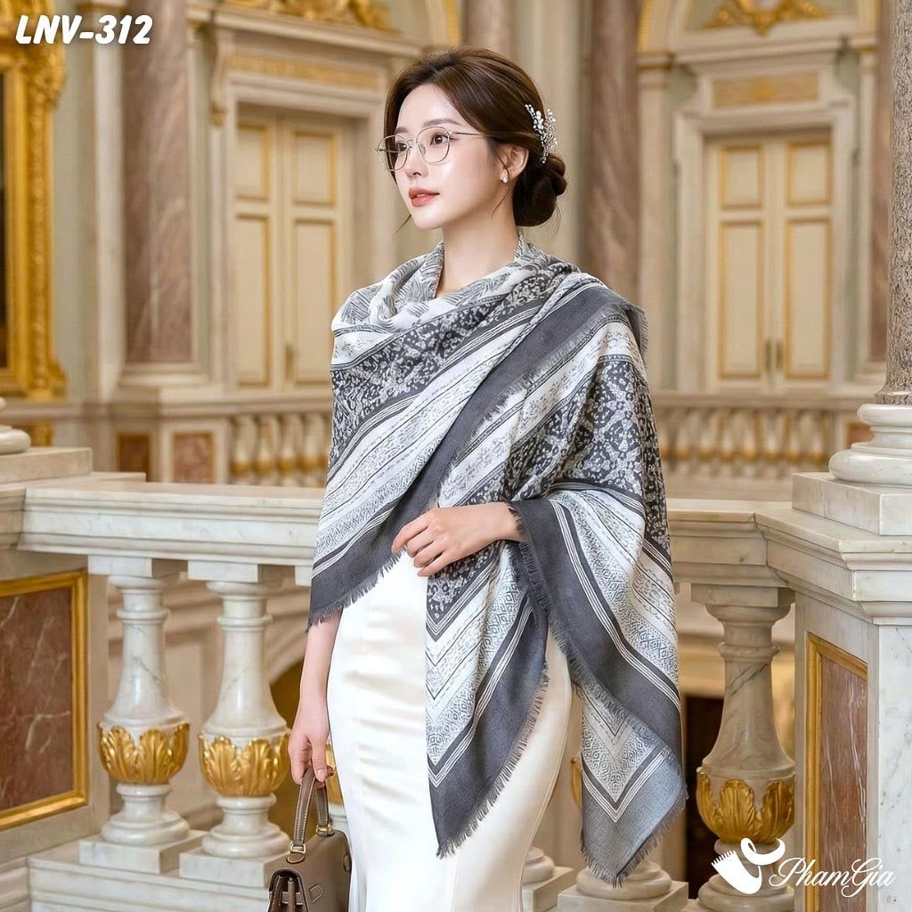 Khăn Choàng Linen Vuông Họa Tiết Thổ Cẩm Màu Xám Thời Thượng (LNV312)