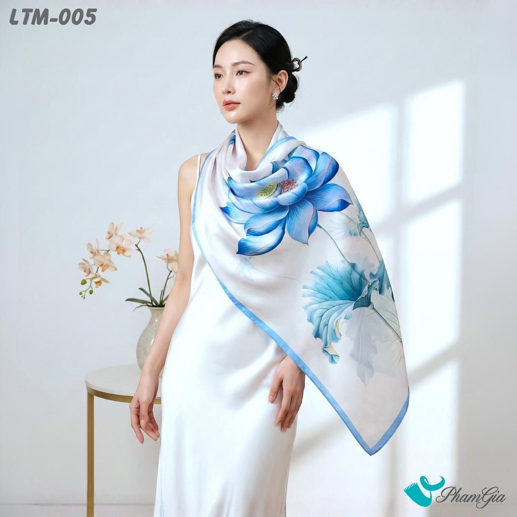 Khăn Choàng Lụa Trúc Mai Cao Cấp Họa Tiết Hoa Sen Phối Viền Màu Xanh (LTM005)