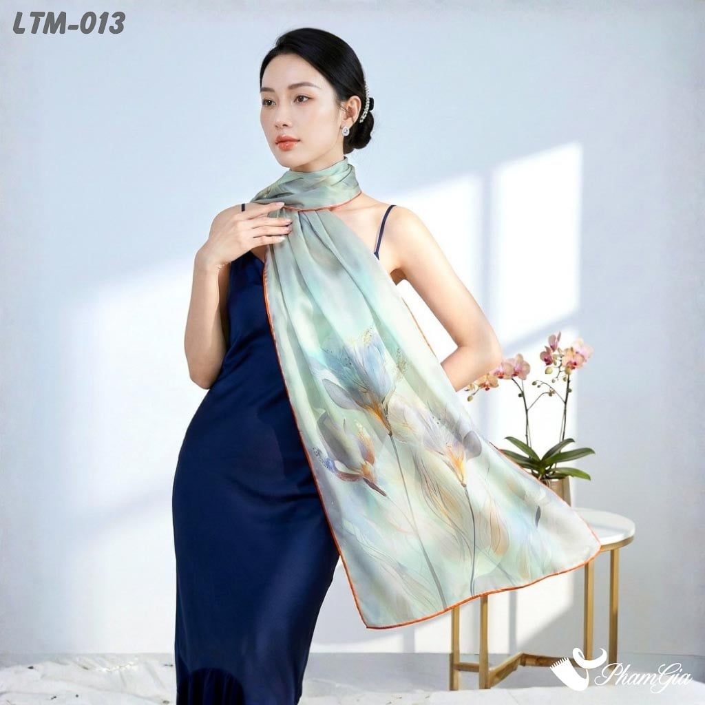 Khăn Choàng Lụa Trúc Mai Cao Cấp Họa Tiết Hoa Lily Phối Màu Ombre Viền Cam (LTM013)