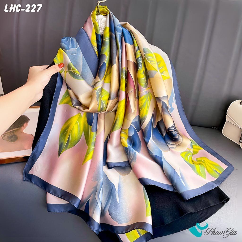Khăn Choàng Lụa Hàng Châu Màu Xanh Than Phối Beige Họa Tiết Hoa Hồng Trang Nhã