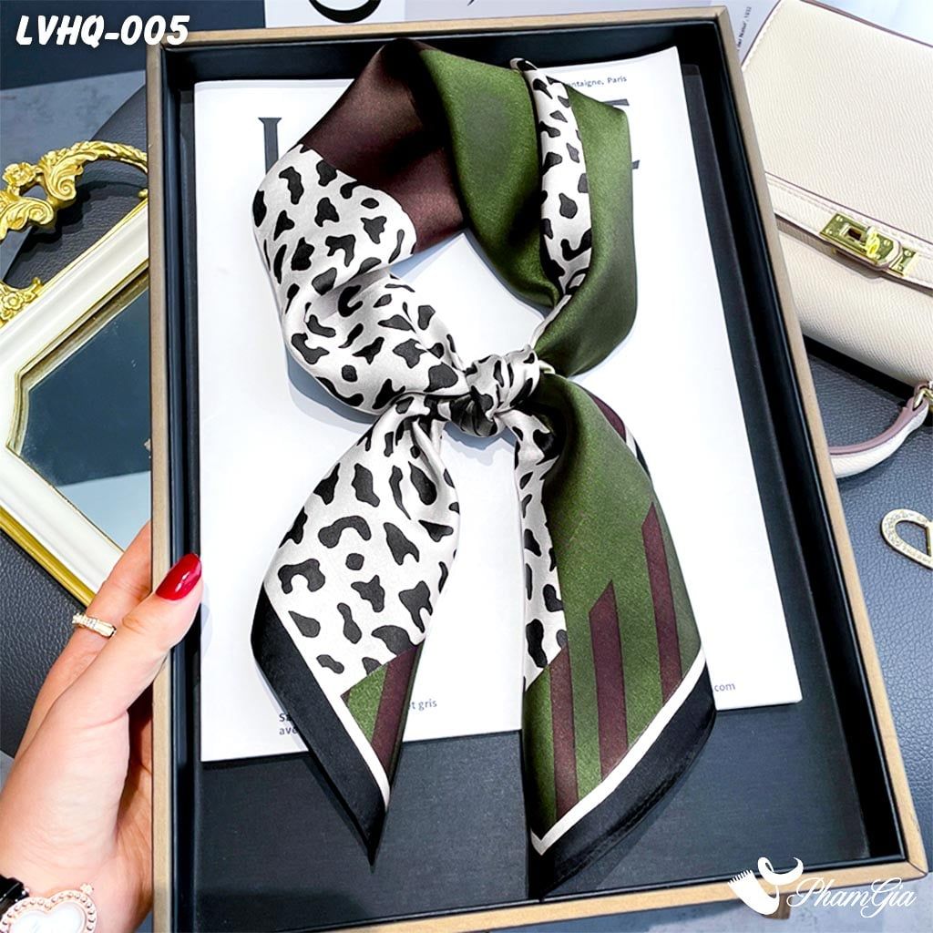 Khăn Lụa Vuông 70*70Cm Phong Cách Hàn Quốc Họa Tiết Da Beo Màu Xanh Rêu (LVHQ005)