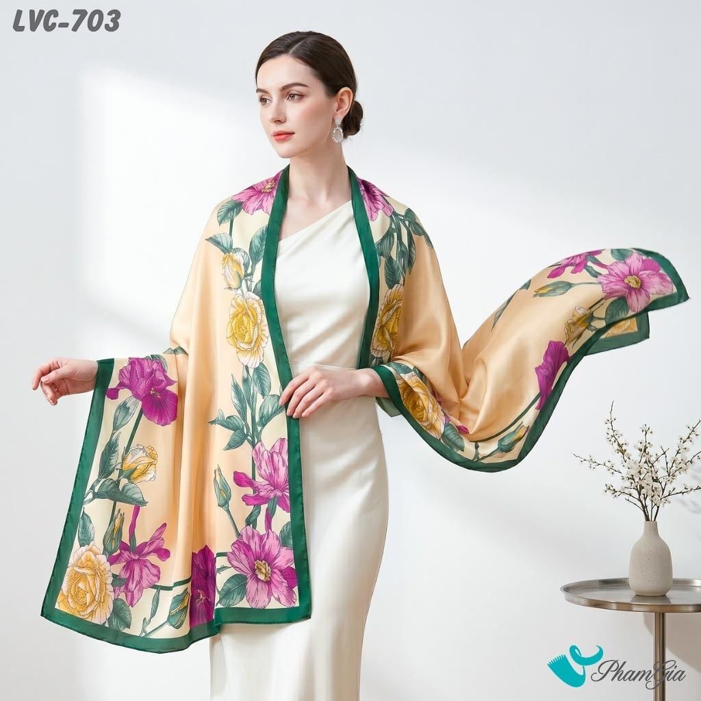 Khăn Choàng Lụa Vân Châu Họa Tiết Hoa Đại Đóa Màu Beige Viền Xanh Trang Nhã (LVC703)