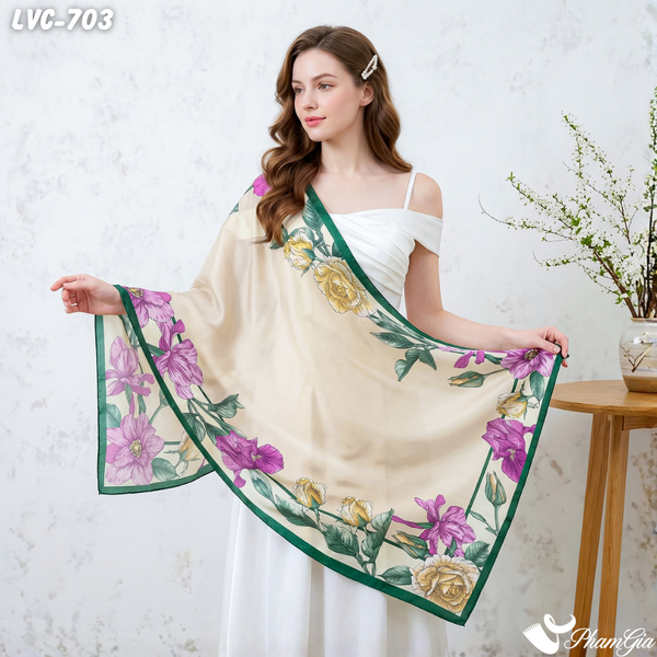 Khăn Choàng Lụa Vân Châu Họa Tiết Hoa Đại Đóa Màu Beige Viền Xanh Trang Nhã (LVC703)