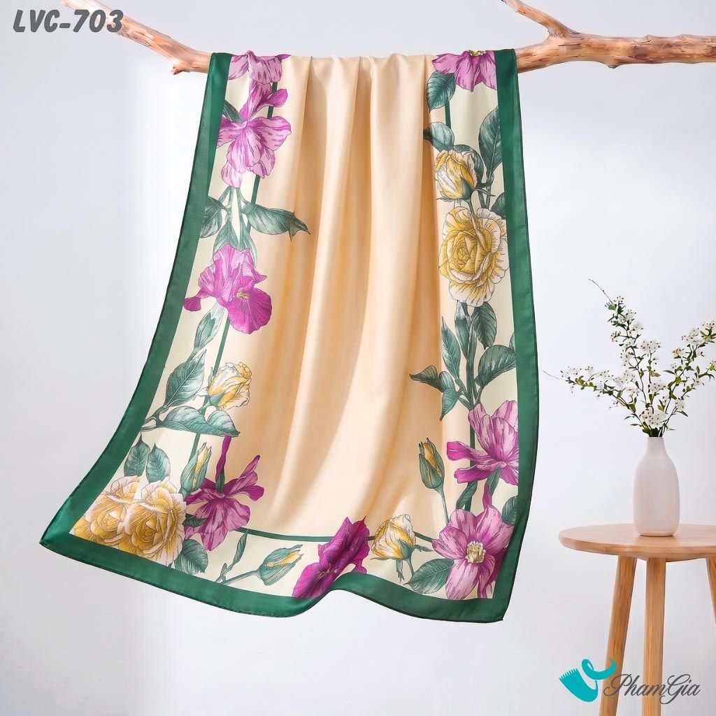 Khăn Choàng Lụa Vân Châu Họa Tiết Hoa Đại Đóa Màu Beige Viền Xanh Trang Nhã (LVC703)