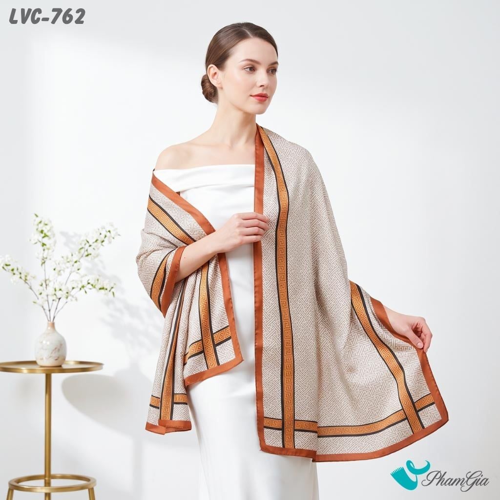 Khăn Choàng Lụa Vân Châu Họa Tiết Hình Học Cổ Điển Màu Nâu Beige Trang Nhã (LVC762)