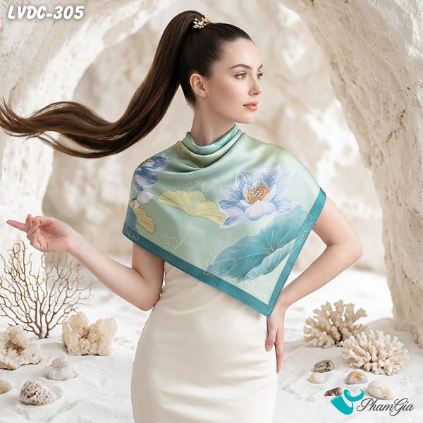 Khăn Lụa Vuông Đường Châu 88*88Cm 2 Mặt Cao Cấp Họa Tiết Hoa Sen Cá Lội Màu Xanh Ngọc Quý Phái (LVDC305)