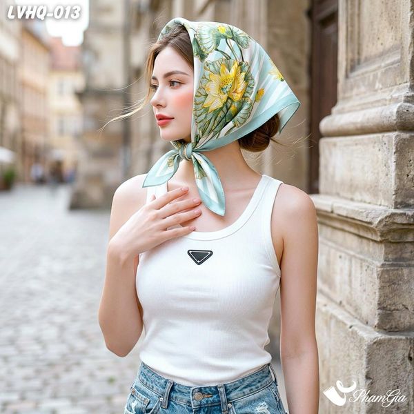 Khăn Lụa Vuông 70*70cm Phong Cách Hàn Quốc Họa Tiết Hoa Sen Vàng (LVHQ013)