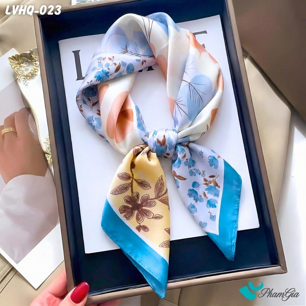 Khăn Lụa Vuông 70*70Cm Phong Cách Hàn Quốc Họa Tiết Hoa Bốn Mùa Viền Xanh (LVHQ023)