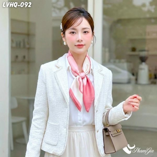 Khăn Lụa Vuông 70*70Cm Phong Cách Hàn Quốc Họa Tiết Hoa Hồng (LVHQ092)