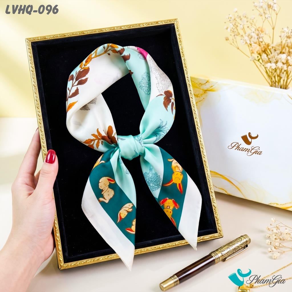 Khăn Lụa Vuông 70*70Cm Phong Cách Hàn Quốc Họa Tiết Thỏ Màu Xanh (LVHQ096)
