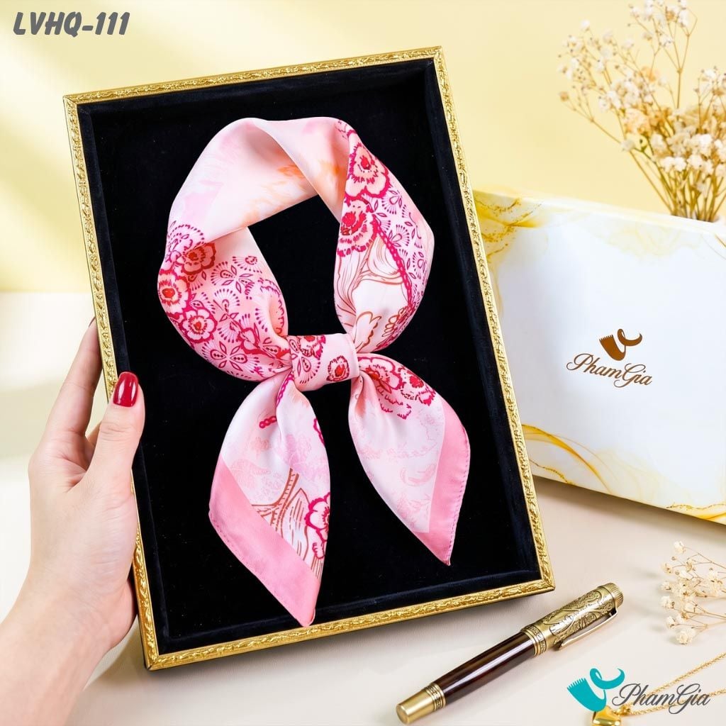 Khăn Lụa Vuông 70*70Cm Phong Cách Hàn Quốc Họa Tiết Hoa Cách Điệu Màu Hồng Baby (LVHQ111)