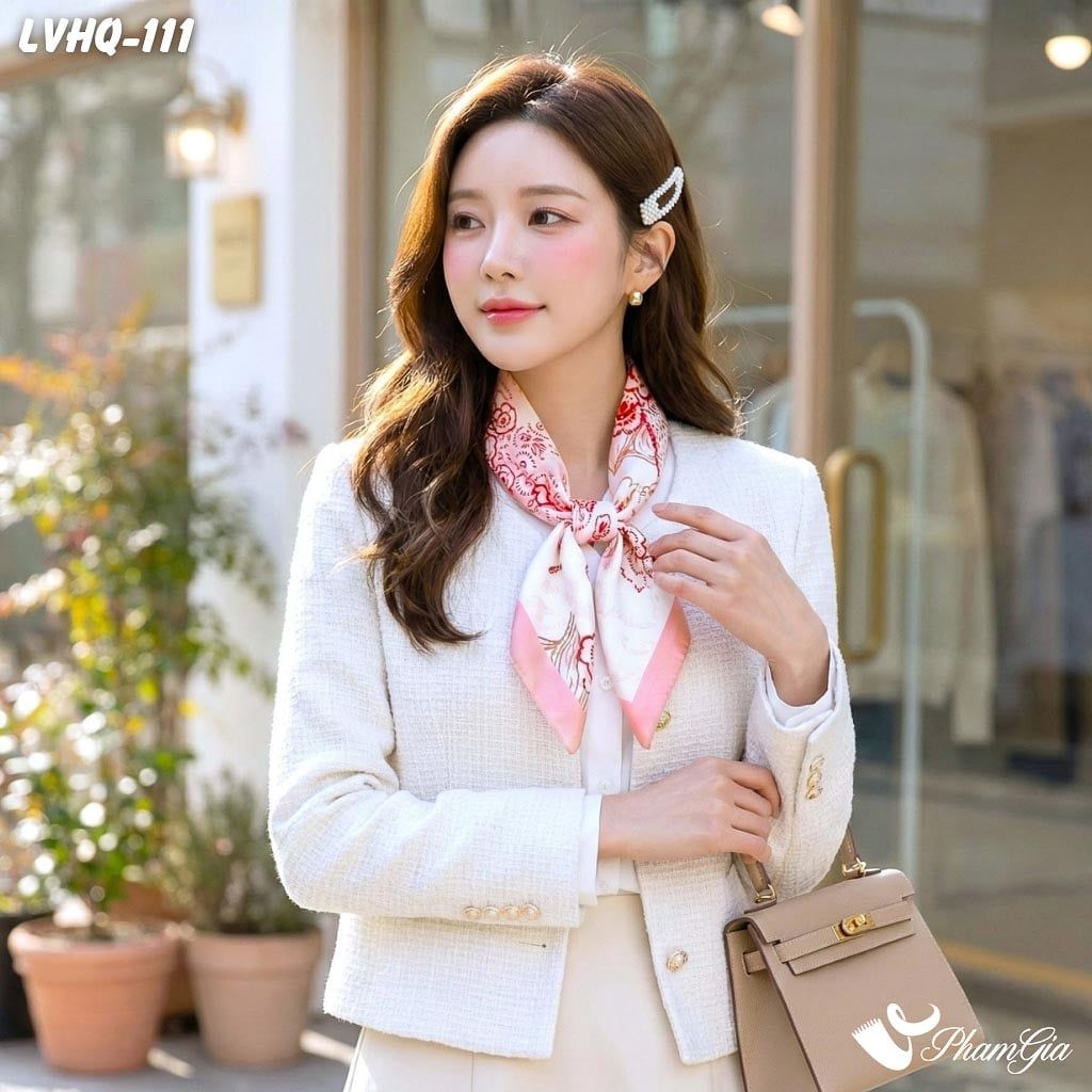 Khăn Lụa Vuông 70*70Cm Phong Cách Hàn Quốc Họa Tiết Hoa Cách Điệu Màu Hồng Baby (LVHQ111)