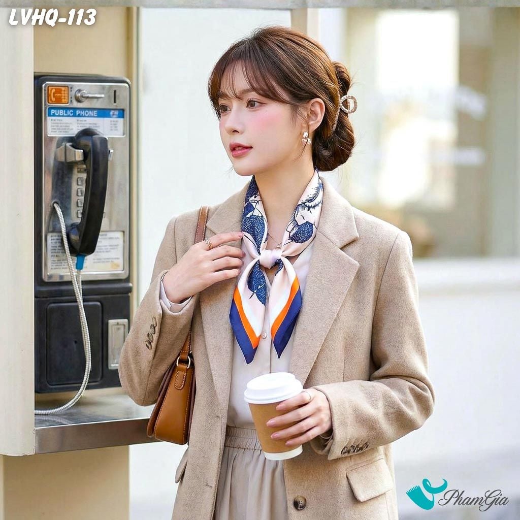 Khăn Lụa Vuông 70*70Cm Phong Cách Hàn Quốc Họa Tiết Hoa Hồng Đại Đóa Màu Xanh Navy (LVHQ113)