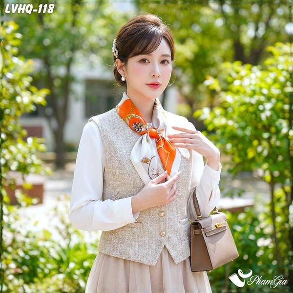 Khăn Lụa Vuông 70*70Cm Phong Cách Hàn Quốc Họa Tiết Retro Viền Kem (LVHQ118)