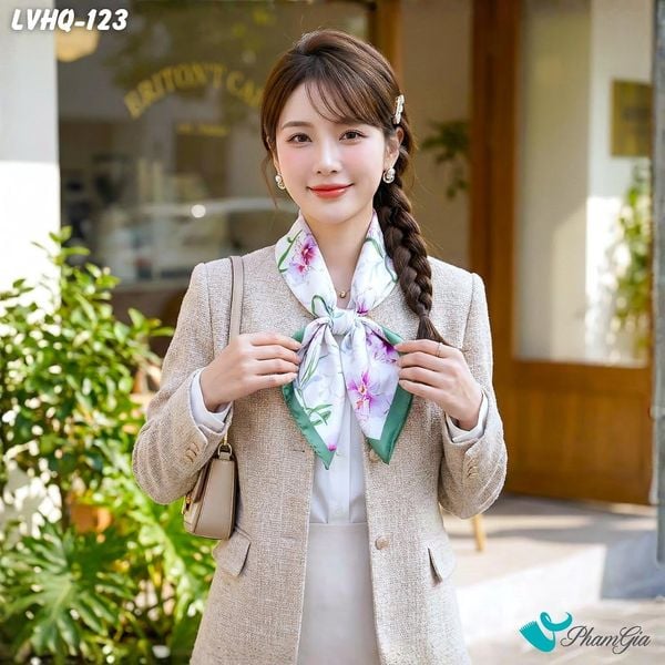 Khăn Lụa Vuông 70*70Cm Phong Cách Hàn Quốc Họa Tiết Hoa Lily Tím (LVHQ123)