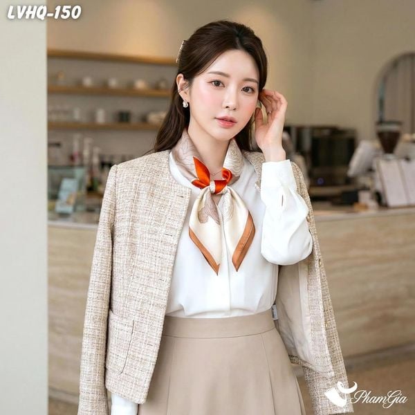 Khăn Lụa Vuông 70*70Cm Phong Cách Hàn Quốc Họa Tiết Hoa Hồng Cách Điệu Màu Cam (LVHQ150)