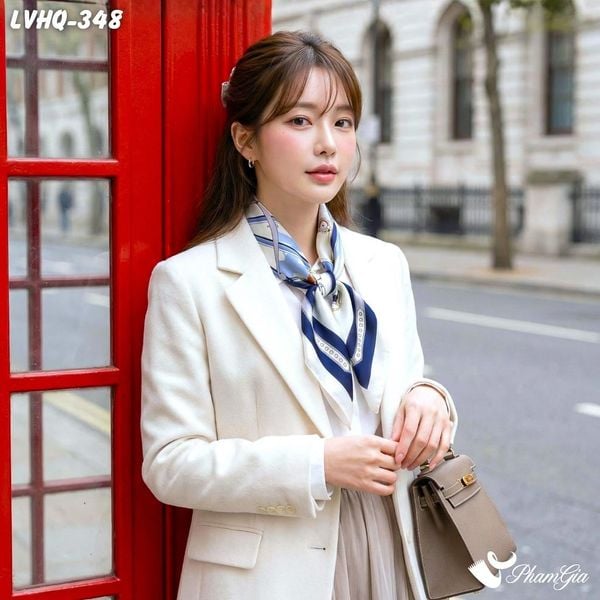 Khăn Lụa Vuông 70*70cm Phong Cách Hàn Quốc Họa Tiết Retro Phối Màu Xanh - Trắng (LVHQ348)