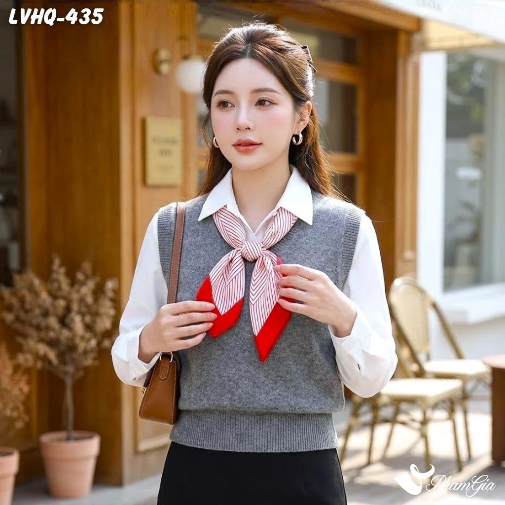 Khăn Lụa Vuông 70*70cm Phong Cách Hàn Quốc Họa Tiết Kẻ Sọc Màu Đỏ (LVHQ435)