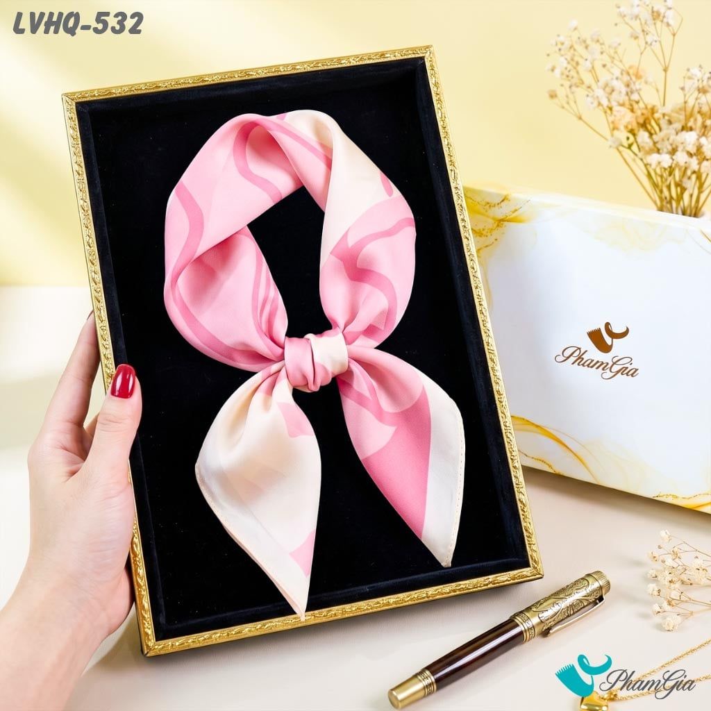 Khăn Lụa Vuông 70*70cm Phong Cách Hàn Quốc Họa Tiết Hoa Hồng Màu Hồng Ruốc (LVHQ532)