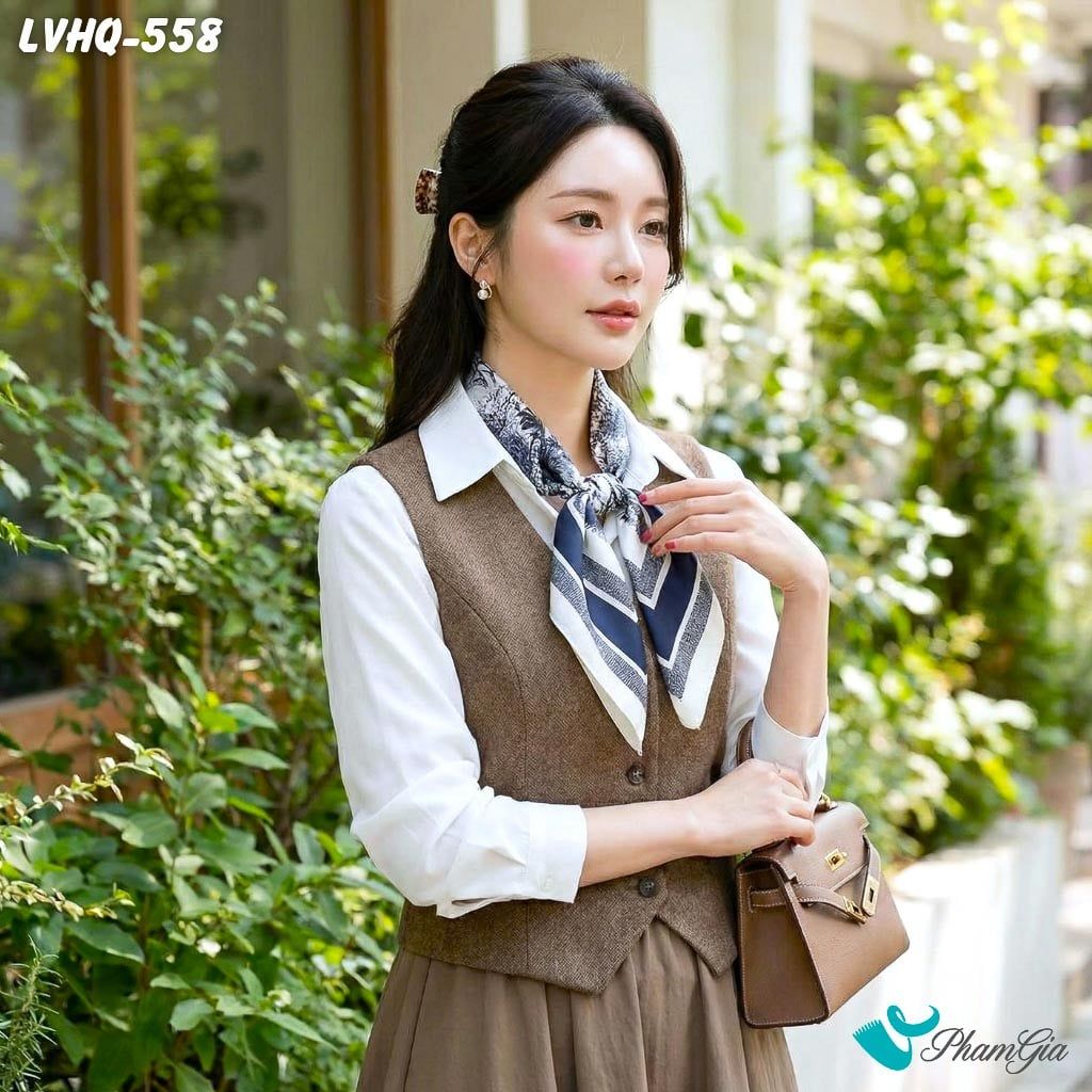 Khăn Lụa Vuông 70*70cm Phong Cách Hàn Quốc Họa Tiết Cây Nhiệt Đới Màu Xanh Navy (LVHQ558)