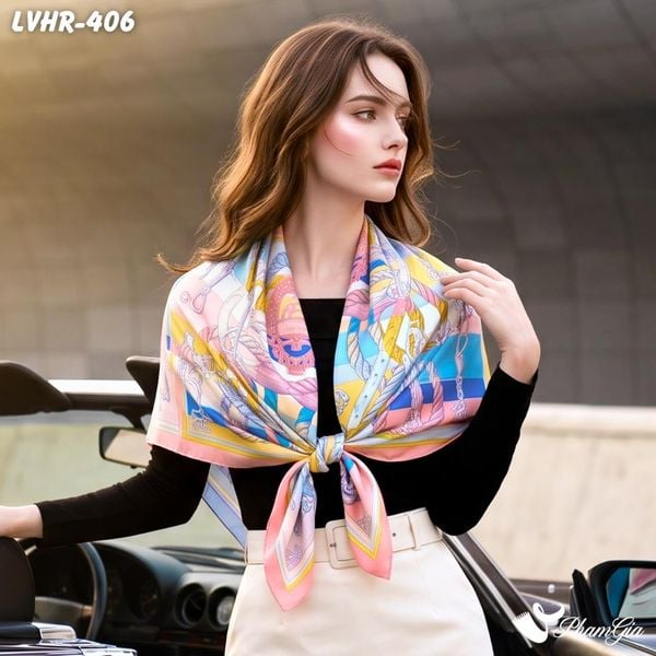 Khăn Lụa Vuông Hera 90*90Cm 2 Mặt Cao Cấp Hoạ Tiết Huy Hiệu Kỵ Sĩ Màu Hồng Pastel Phối Xanh Sang Trọng (LVHR406)