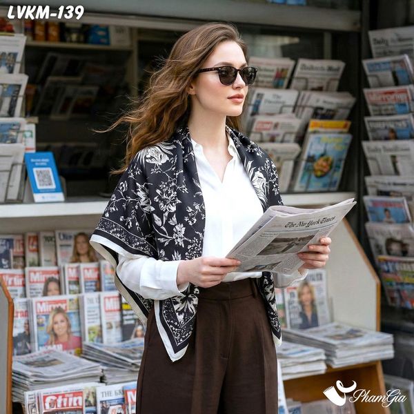 Khăn Lụa Vuông 90*90Cm Họa Tiết Hoa Nhiệt Đới Màu Trắng Đen (LVKM139)