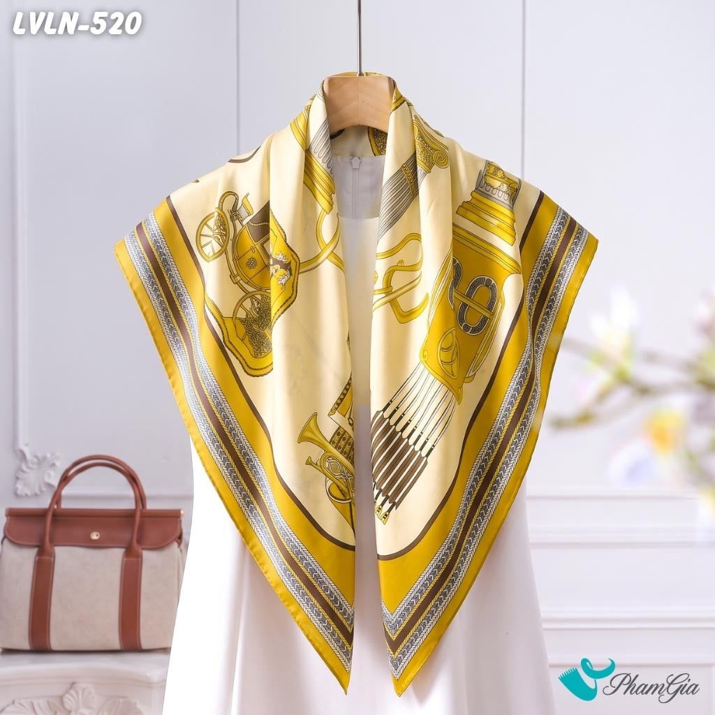 Khăn Lụa Vuông Luna 90X90Cm Họa Tiết Mã Cụ Săn Bắn Hoàng Gia Màu Vàng Sang Trọng (LVLN520)