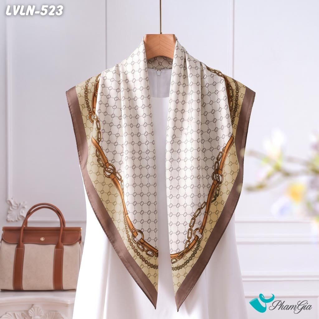 Khăn Lụa Vuông Luna 90X90Cm Họa Tiết Monogram Phối Dây Xích Màu Be Viền Nâu Đẳng Cấp (LVLN523)