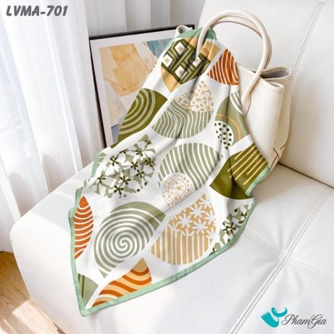 Khăn Lụa Vuông Mia 70*70Cm Họa Tiết Retro Nhấn Viền Xanh Lục (LVMA701)