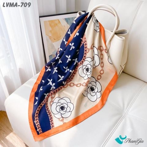 Khăn Lụa Vuông Mia 70*70Cm Họa Tiết Hoa Trà Phối Dây Xích Màu Xanh (LVMA709)