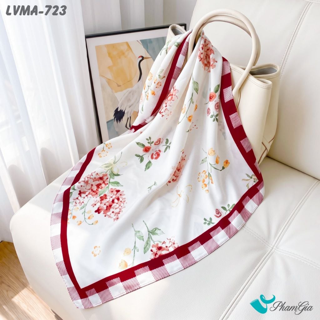 Khăn Lụa Vuông Mia 70*70Cm Họa Tiết Hoa Phối Viền Gingham Màu Đỏ Cherry (LVMA723)