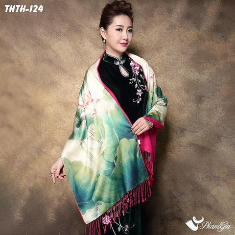 Người Mẫu Choàng Khăn Choàng Tằm Hoa Thượng Hải 2 Lớp Cao Cấp Họa Tiết Hoa Sen Màu Xanh Trang Nhã
