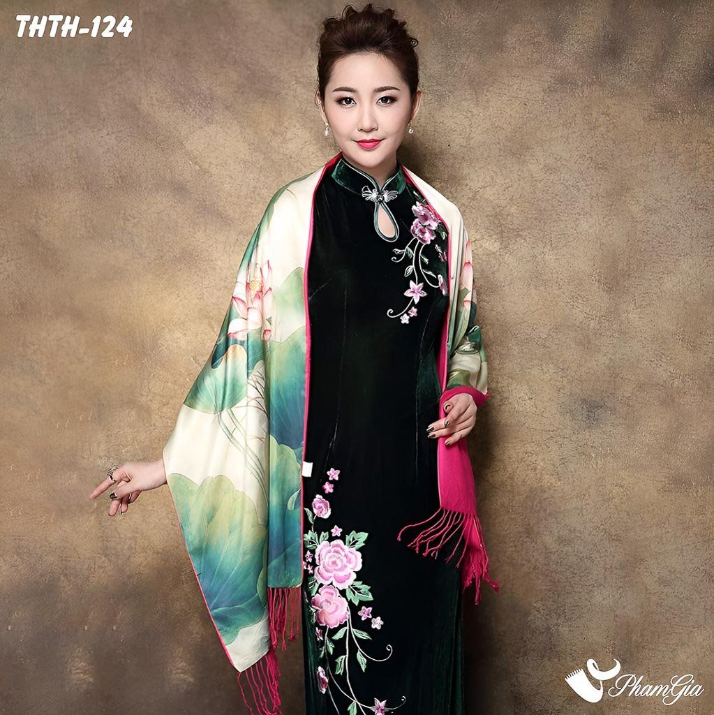 Model Choàng Khăn Choàng Tằm Hoa Thượng Hải 2 Lớp Cao Cấp Họa Tiết Hoa Sen Màu Xanh Trang Nhã
