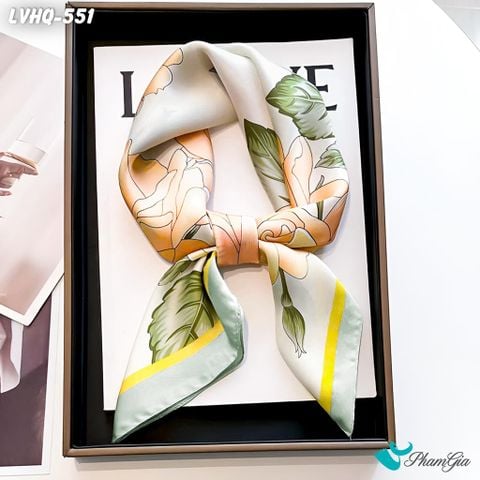 Cận Cảnh Khăn Lụa Vuông 70*70cm Phong Cách Hàn Quốc Họa Tiết Hoa Hồng Màu Cam Đào Viền Xanh Ngọc