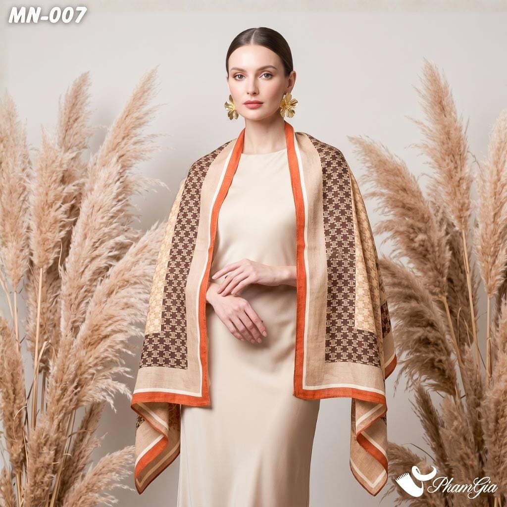 Khăn Choàng Mộc Nhiên Họa Tiết Retro Phối Màu Nâu Viền Cam Hiện Đại (MN007)