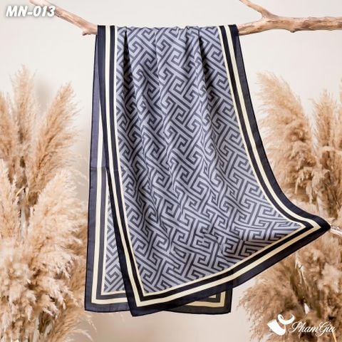 Khăn Choàng Mộc Nhiên Họa Tiết Retro Phối Màu Xanh Navy Viền Đen Hiện Đại (MN013)